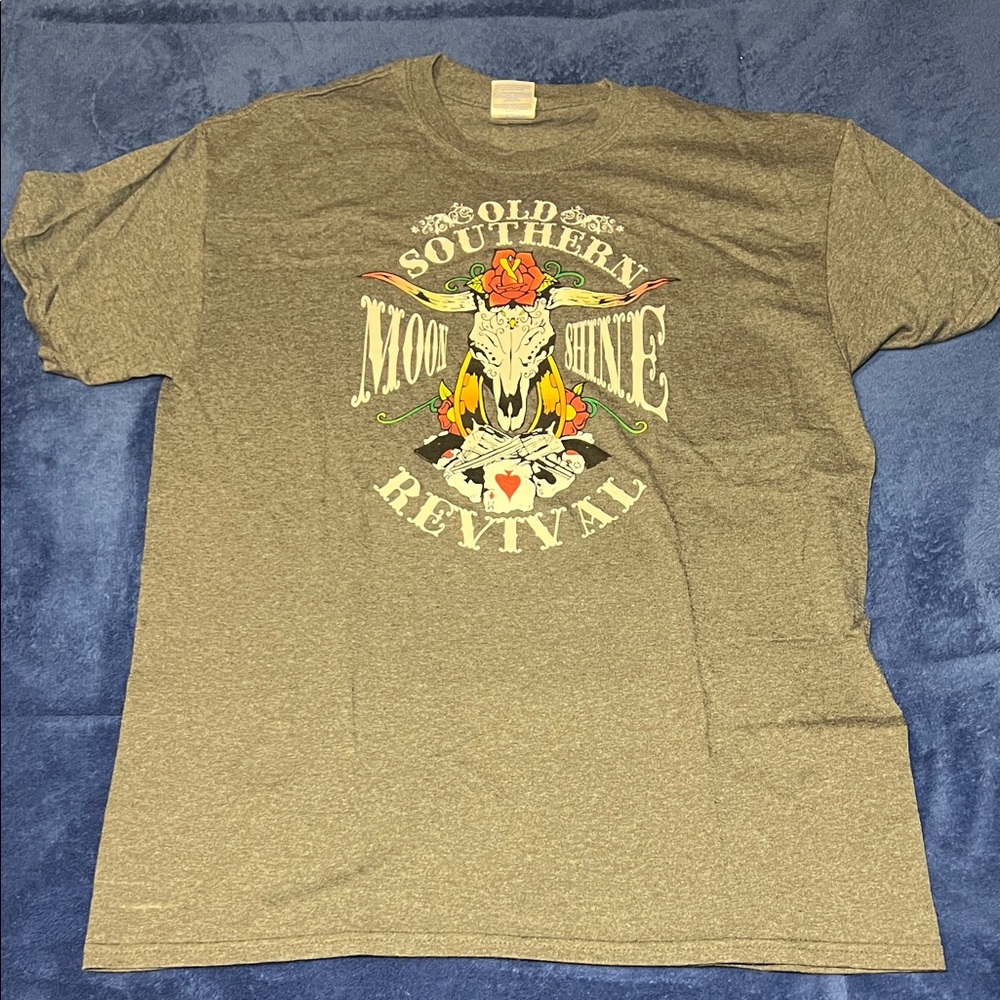 NWOT Gildan Gray Old Southern Moonshine Revival Graphic Tee